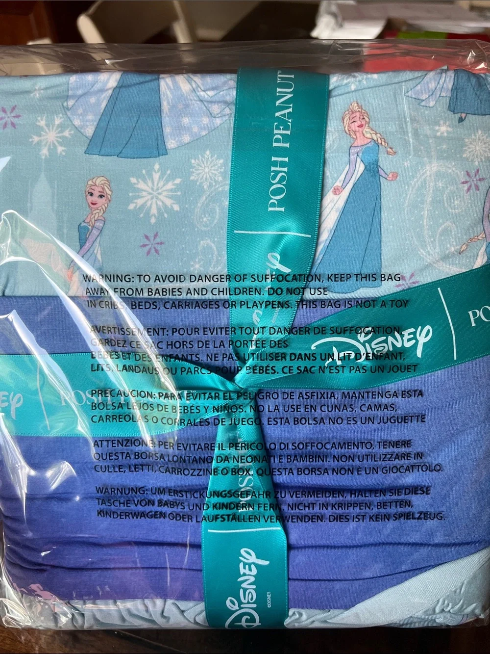 Posh Peanut Elsa & frozen castle ruffled luxe patoo 60x60